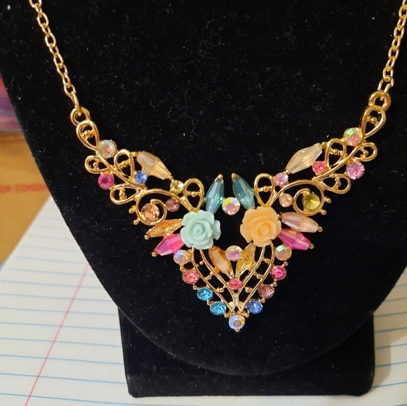 Betsey Johnson Gold Multicolor Floral Necklace NWT - Picture 3 of 11
